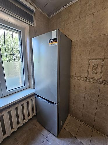 Продается б/у Хюхолодильник Indesit с нижней морозильной камерой