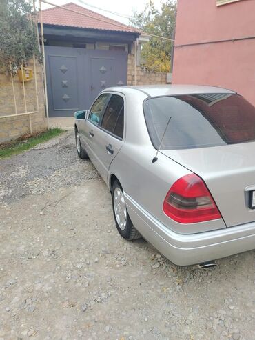 Mercedes-Benz: Mercedes-Benz C-sinfi sedan (W202) - Kuzov: 4 qapılı sedan, gümüşü — 8