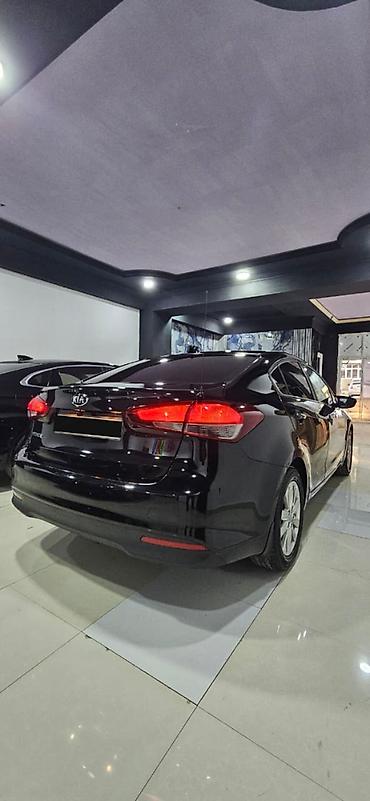 jet 49: Kia Forte: 2 l | 2017 il Sedan — 4