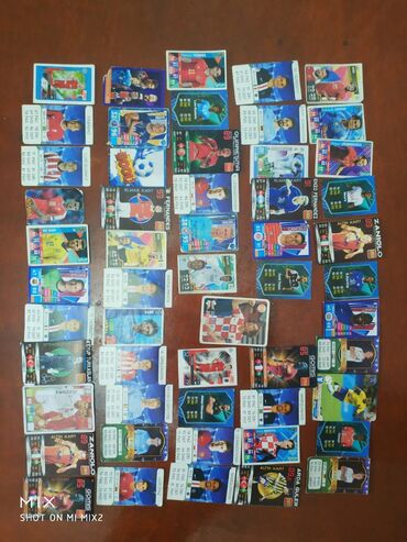 Kolleksiya qaşıqları: Müxtəlif futbolçuların və komandaların təsvirlərini əks etdirən geniş