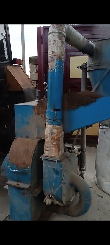 Yem üyüdən aparatlar: Kombayn tipli mobil yem üyüdüb‑qarışdıran qurğu - Traktorun kuyruq — 12