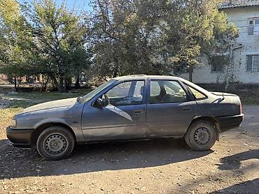 mers e210: Opel Vectra: 1989 г., 2 л, Механика, Бензин, Седан — 4