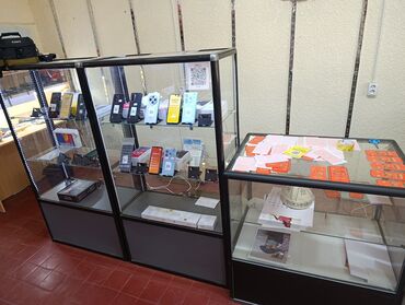 раритет мебель: Магазинные витрины и торговое оборудование для салона сотовой