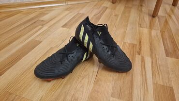 женские кроссовки adidas supernova: Orjinal adidas predator butsi. Almaniyadan sifarişlə gətizdirilib. 40