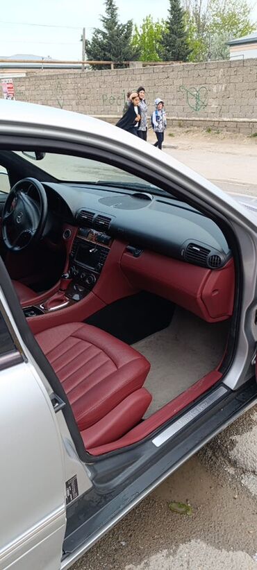 Mercedes-Benz: Mercedes-Benz C-Class: 3.2 l | 2000 il Sedan — 10