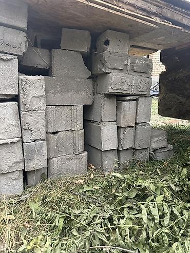 цементные блоки: Шлакоблок/бетонные блоки (пустотелые и полнотелые), серые — 4