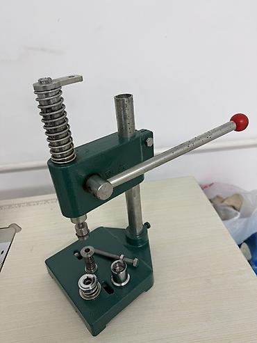 Заклепочные инструменты: 🧵 Ручной станок для изготовления и установки пуговиц Станок — 1