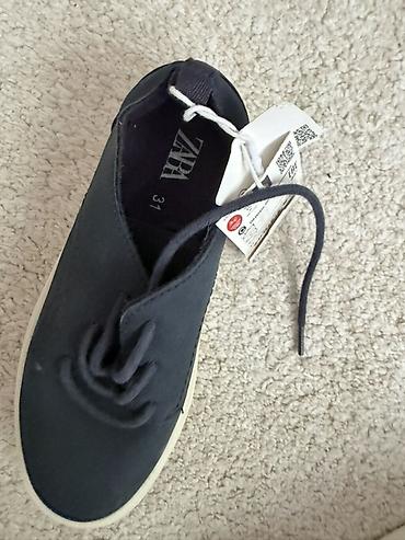 ботинка женская: Детские кеды ZARA - Бренд: ZARA (ярлык на обуви) - Размер: 31 (указан — 2