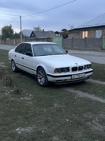 4 тактный: BMW 5 series: 1993 г., 4.4 л, Механика, Бензин, Седан