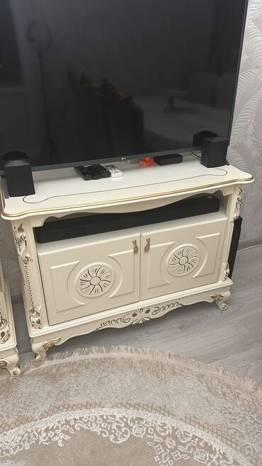 islenmis mebel aliram: İşlənmiş, Servant