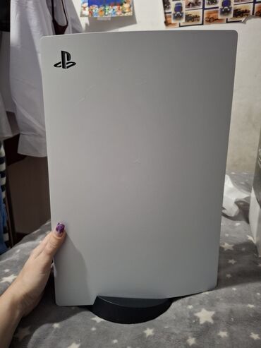 PS5 (Sony PlayStation 5): Продаю PS5 абсолютно новый, в полной комплектации. Распаковали