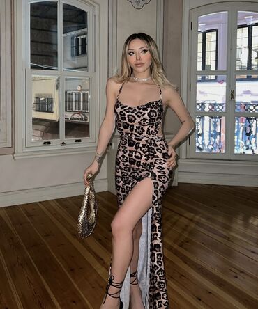 Ziyafət donları: 85 manata alınıb. Cəmi 1 dəfə ad günündə geyinilib. Əlaqə WhatsApp — 13