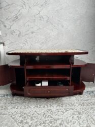 мебель бу продать: Зал үчүн гарнитур, Колдонулган, Журнал үстөлү, Жыгач, Өзү алып кетүү, түсү - Күрөң