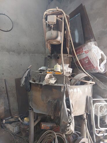 Mişarlar: Sənaye tipli elektrik mühərriklə işləyən qarışdırıcı