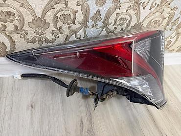 Передние фары: Задний правый фонарь в сборе для автомобиля Toyota Prius (кузов — 3