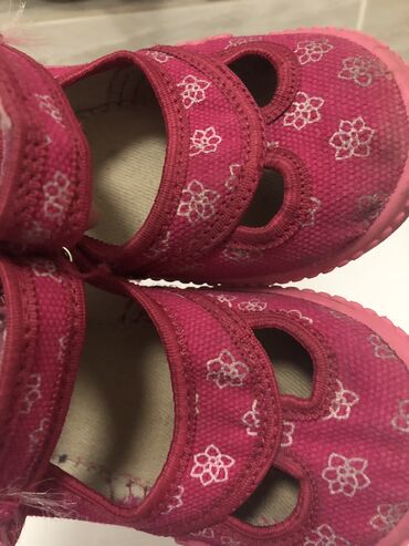 Игрушки: Очень в хорошем состоянии! Б/У,Одевали пару раз! Можно стирать в — 7