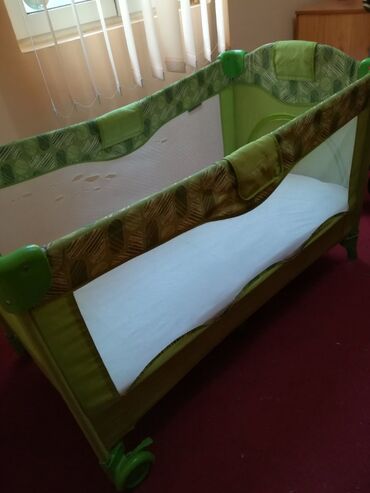 krevetac za bebe pored kreveta: Unisex, Upotrebljenо, bоја - Zelena