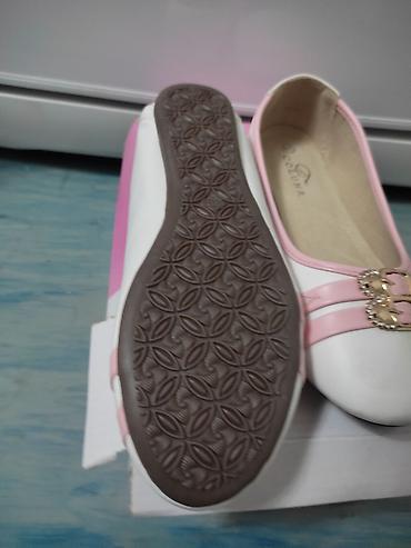 Босоножки, сандалии, шлепанцы: Продам чисто за символическую плату обувь женская размеры 39- 40 по — 11