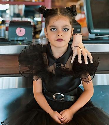 giz: Uşaq üçün gotik üslubda qara paltar - Dizayn: “Wednesday” — 2
