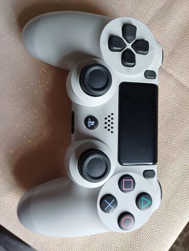 PS4 (Sony Playstation 4): Original Dualschok. World telecomdan alinib kecen il 130 azne. 80 azne