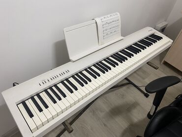 пианино для детей: Roland FP-30x 
Цифровое пианино