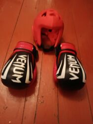 Lüğətlər: İdman Əlcəkləri və Kask Hər biri arginaldın Əlcəklər 12 Oz və bərkfir