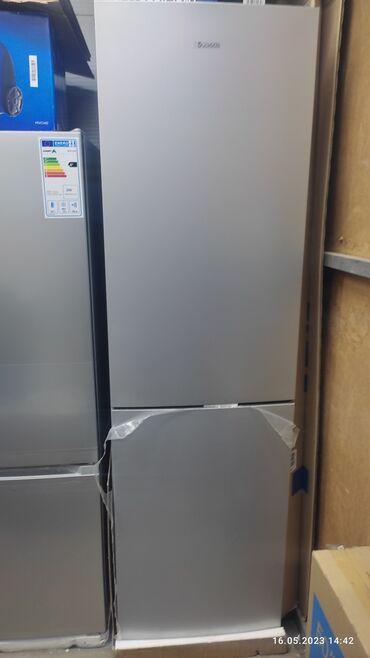 ищу холодильник: Двухкамерный Бирюса, цвет - Белый, Новый
