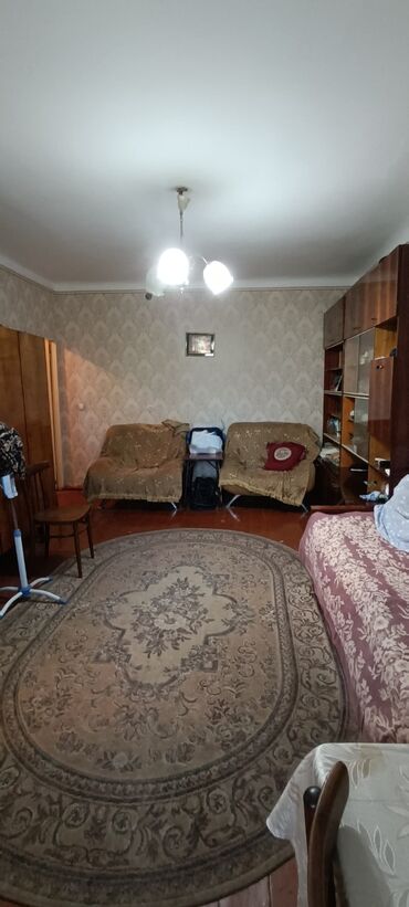 квартиру снимат: 1 комната, 30 м², Хрущевка, 3 этаж, Старый ремонт