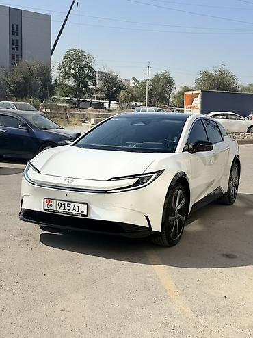 Toyota: Toyota bZ3: 2026 г., Автомат, Электромобиль, Лифтбек — 2