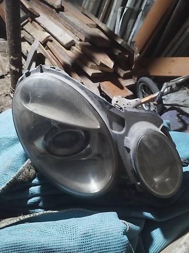 Панели, обшивки: Запчасть на Мерседес 211 Фара простой правая сторона Болоки,рамки — 8