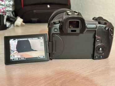 fotokameru canon eos 5d mark ii: 30,3 мегапикселя Датчик изображения с технологией Dual Pixel CMOS AF