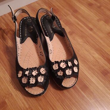 реставрация обуви вязаные босоножки: Новые босоножки очень удобные.36 размер.брала дороже намного