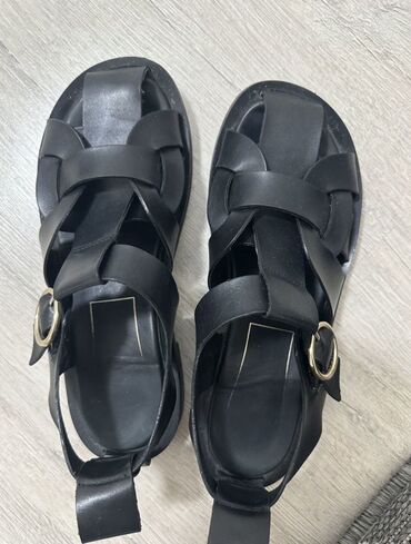 Босоножки, сандалии, шлепанцы: Босоножки, 39, Zara, Б/у, цвет - Черный, Бесплатная доставка