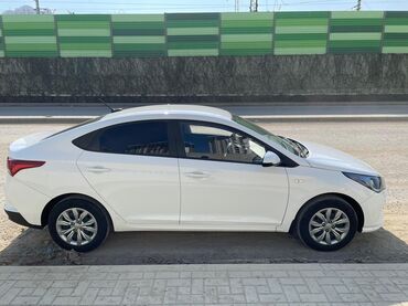 Hyundai: Hyundai Accent: 1.6 l | 2021 il Sedan — 4