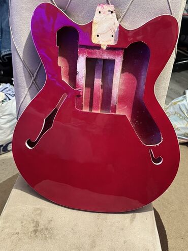 бас гитара фендер: Tornado gitara
gitara korpusu – boş