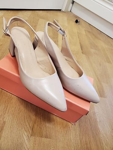 Tuflilər: Qadın ayaqqabısı – bej rəng, sivri burun, arxası açıq slingback model — 3