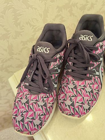 кросовки: İdman ayaqqabıları dəsti 1) Asics qadın krossovkası - Rəng: boz-qara — 2