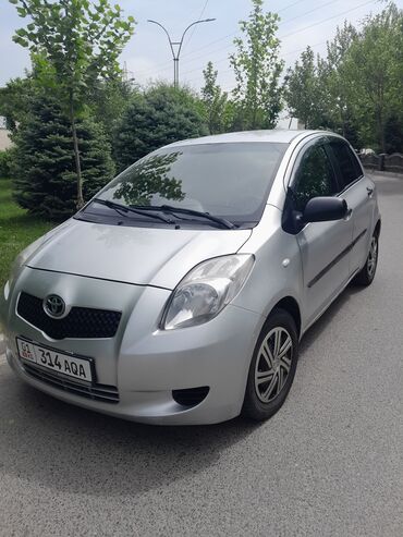 продаю хайландер: Toyota Yaris: 2008 г., 1 л, Механика, Бензин, Хэтчбэк