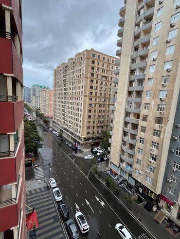 Yeni tikili: 4 otaqlı, Yeni tikili, 198 kv. m — 24