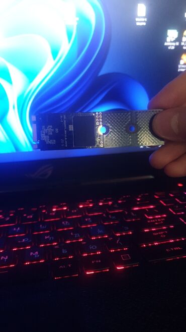компьютерные мыши mini: Продаю ssd m2 1теробайт прошу 4000 сом