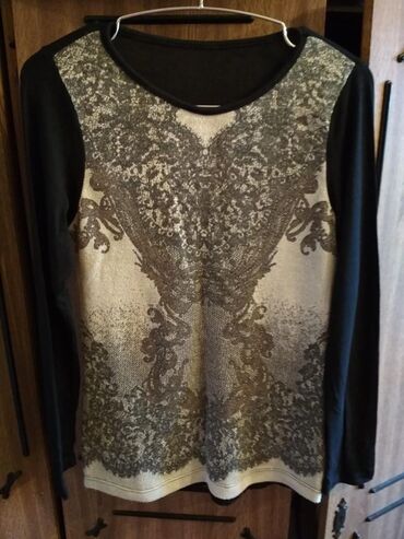 Köynək və bluzalar: Koftaların hər biri 1 manatdan, razmer S(36). Ünvan Azadlıq -da lalafo.az — 14 Köynək və bluzalar: Koftaların hər biri 1 manatdan, razmer S(36). Ünvan Azadlıq — 14