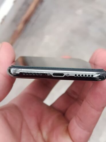 Apple iPhone: IPhone X, 64 GB, Space Gray, Face ID — 6