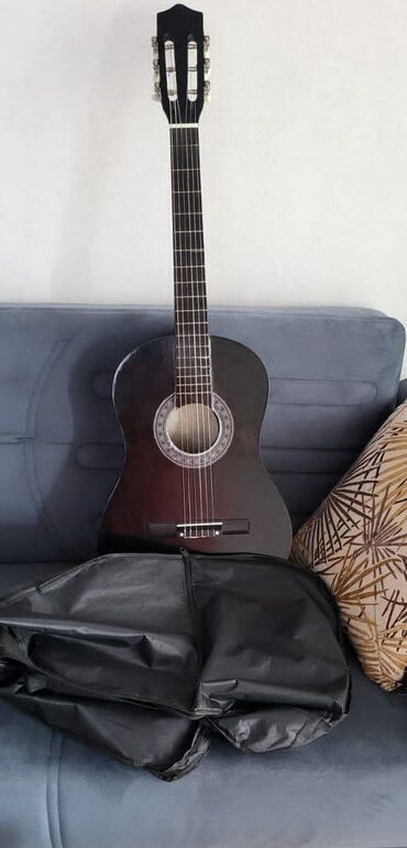 gitara gəncə: Bas gitara