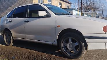 Volkswagen: Volkswagen : 1.6 l | 1995 il Hetçbek — 1