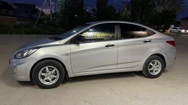 Hyundai: Hyundai Solaris: 2013 г., 1.6 л, Механика, Бензин, Седан