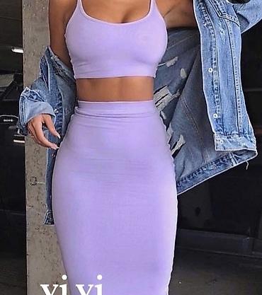triumph 85b: Komplet goenji i donji deo. Crop top majica na bratele i suknja sa — 2