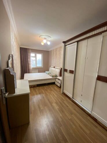 Uzunmüddətli kirayə mənzillər: Nizami rayonu, Neftçilər metrosunun yanında, köhnə tikili, 5 mərtəbəli — 5