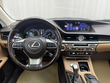 Lexus: Lexus ES: 2017 г., 2.5 л, Гибрид, Седан — 14