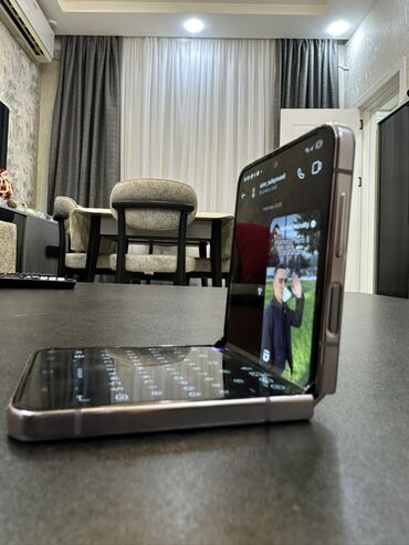 Samsung: Samsung Galaxy Z Flip 5, rəng - Bənövşəyi, Barmaq izi — 2