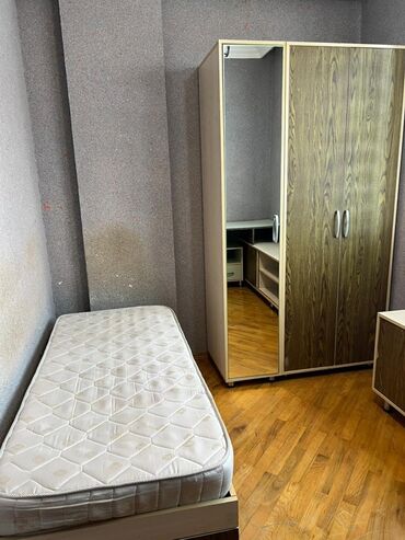 tek neferlik carpayi: Односпальная кровать, Тумба